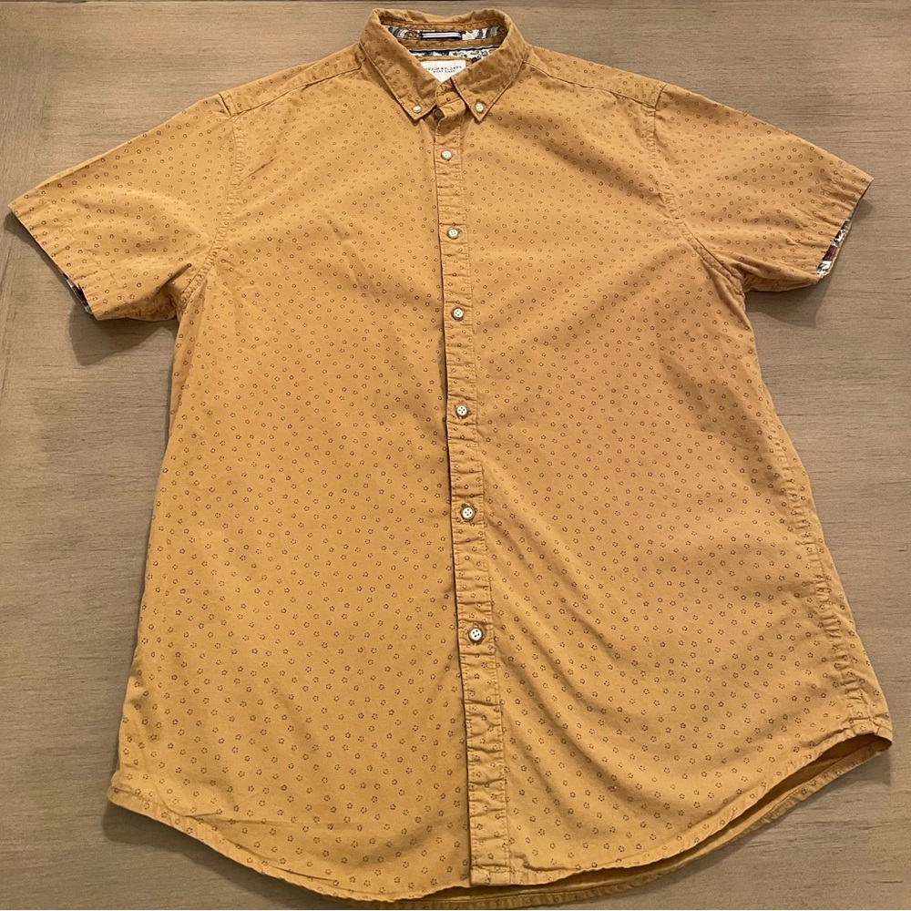 Men's Tan Short Sleeve Button-Up Shirt